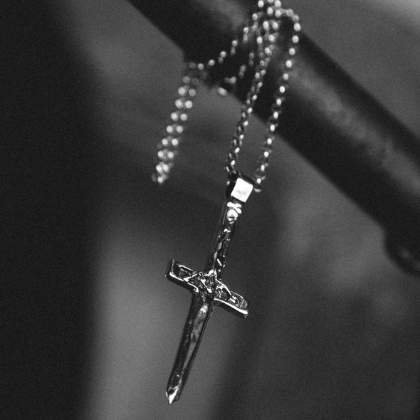 XL Crucifix Dagger Barbed Chain