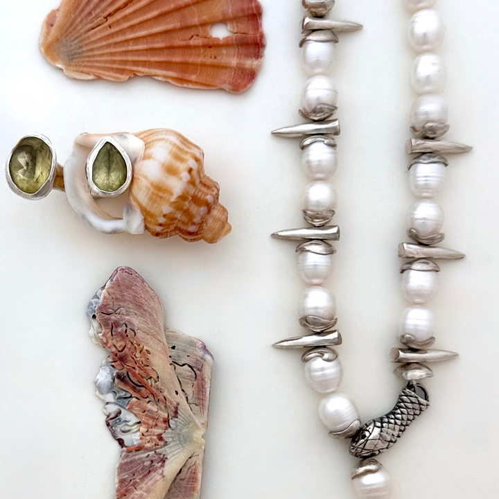 Spiked Snake Bite Pearl Necklace